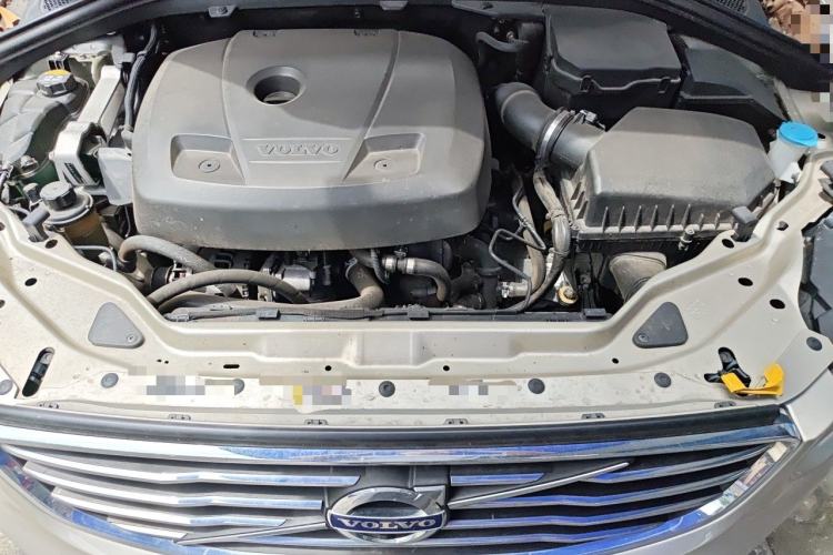 Used Volvo XC60 2017 T5 AWD Smart Upgrade Edition Engine Bay