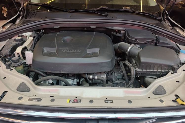 Used Volvo XC60 2017 T5 Smart Upgrade Edition Engine Bay