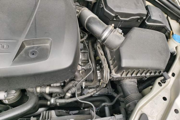 Used Volvo XC60 2017 T5 Smart Upgrade Edition Engine Bay Left