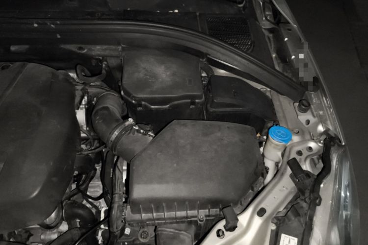 Used Volvo XC60 2017 T5 AWD Smart Upgrade Edition Engine Bay Left