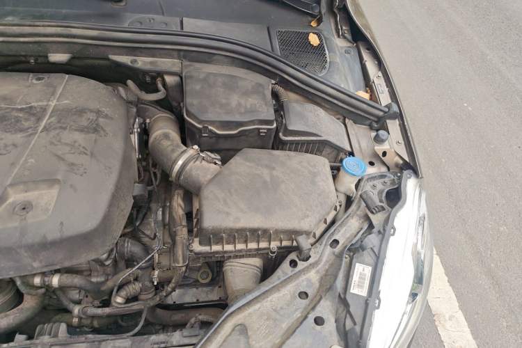 Used Volvo XC60 2017 T5 Smart Upgrade Edition Engine Bay Left