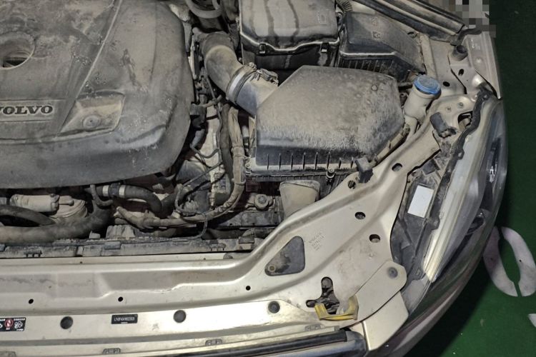 Used Volvo XC60 2017 T5 Smart Upgrade Edition Engine Bay Left