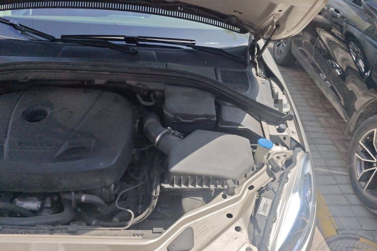 Used Volvo XC60 2017 T5 Smart Upgrade Edition Engine Bay Left