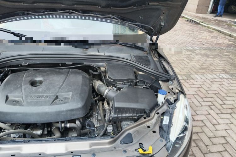 Used Volvo XC60 2017 T5 Smart Upgrade Edition Engine Bay Left