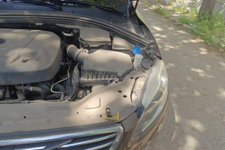 Used Volvo XC60 2017 T5 AWD Smart Upgrade Edition Engine Bay Left