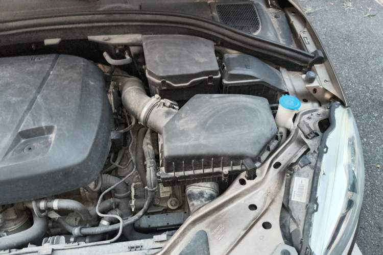 Used Volvo XC60 2017 T5 Smart Upgrade Edition Engine Bay Left