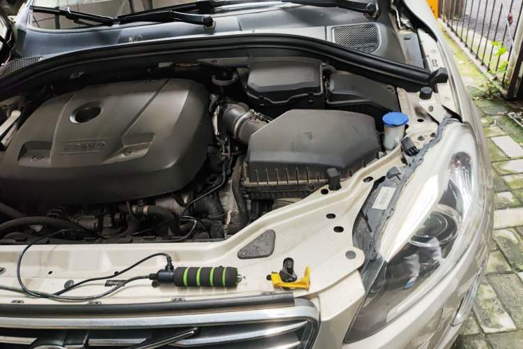 Used Volvo XC60 2017 T5 AWD Smart Range Edition Engine Bay Left