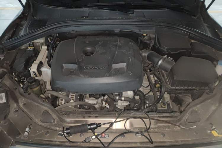 Used Volvo XC60 2017 T5 AWD Smart Upgrade Model Engine Bay