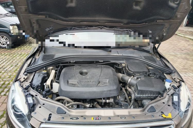 Used Volvo XC60 2017 T5 Smart Upgrade Edition Engine Bay