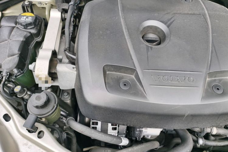 Used Volvo XC60 2017 T5 Smart Upgrade Edition Engine Bay Right