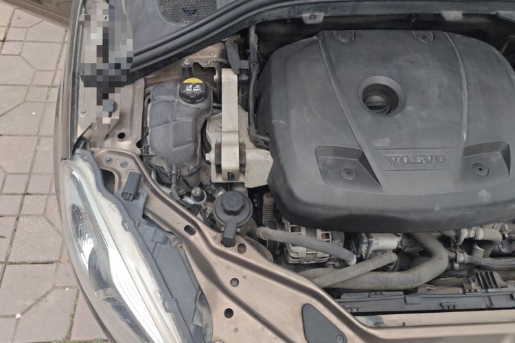 Used Volvo XC60 2017 T5 AWD Smart Upgrade Model Engine Bay Right