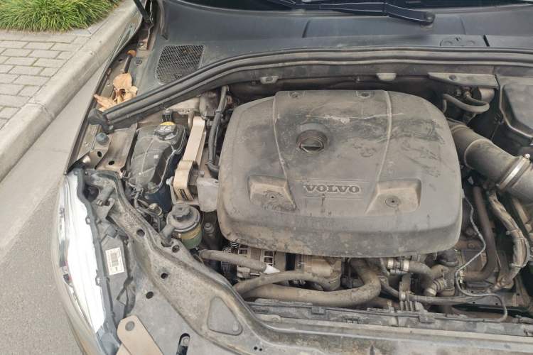 Used Volvo XC60 2017 T5 Smart Upgrade Edition Engine Bay Right
