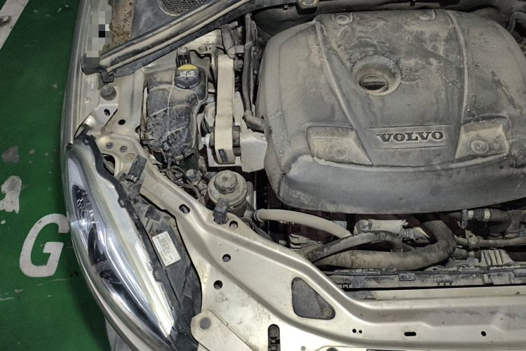 Used Volvo XC60 2017 T5 Smart Upgrade Edition Engine Bay Right