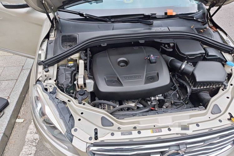 Used Volvo XC60 2017 T5 AWD Smart Range Edition Engine Bay Right
