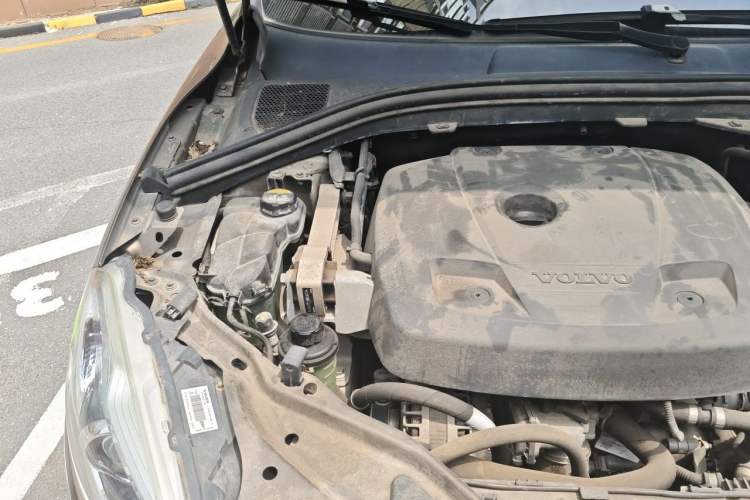 Used Volvo XC60 2017 T5 AWD Smart Range Edition Engine Bay Right
