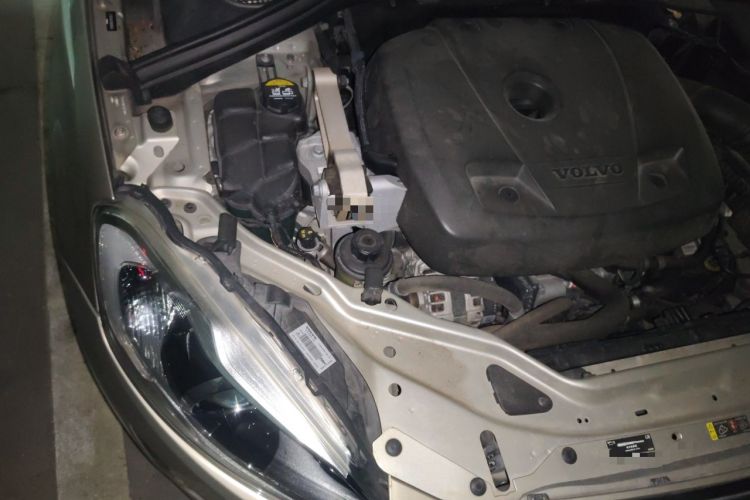 Used Volvo XC60 2017 T5 Smart Upgrade Edition Engine Bay Right