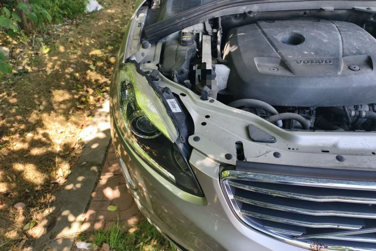 Used Volvo XC60 2017 T5 Smart Upgrade Edition Engine Bay Right