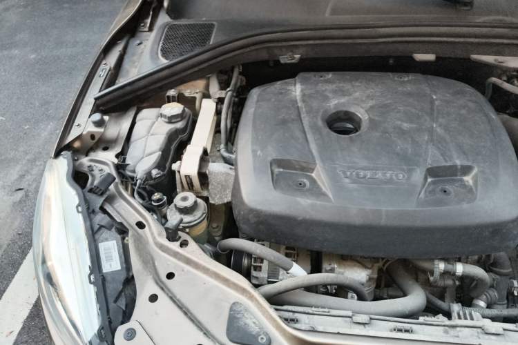 Used Volvo XC60 2017 T5 Smart Upgrade Edition Engine Bay Right