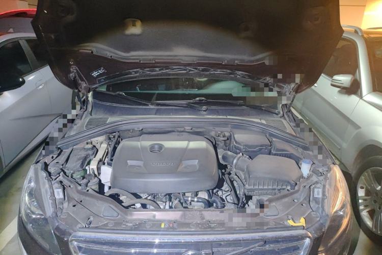Used Volvo XC60 2017 T5 Smart Upgrade Edition Engine Bay