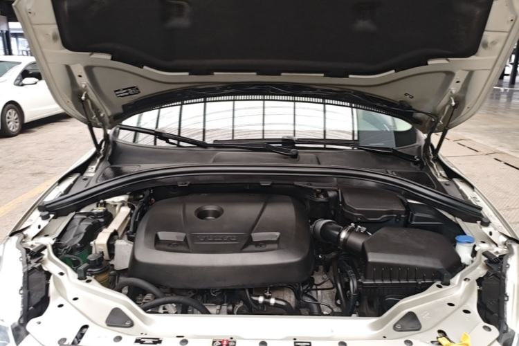 Used Volvo XC60 2017 T5 AWD Smart Upgrade Edition Engine Bay