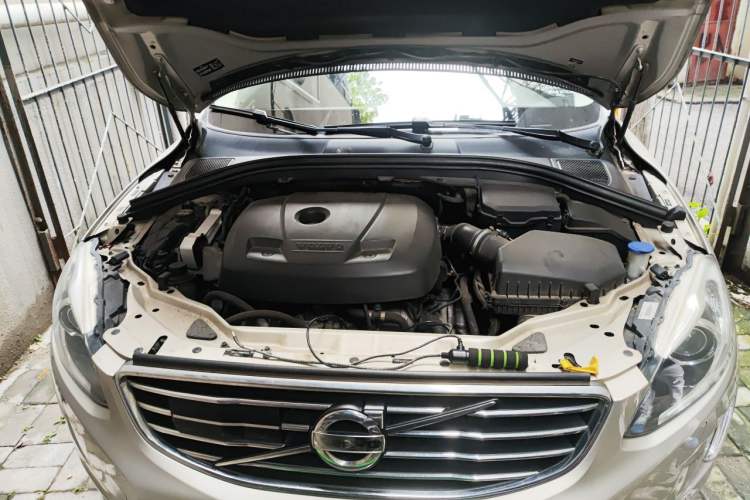 Used Volvo XC60 2017 T5 AWD Smart Range Edition Engine Bay