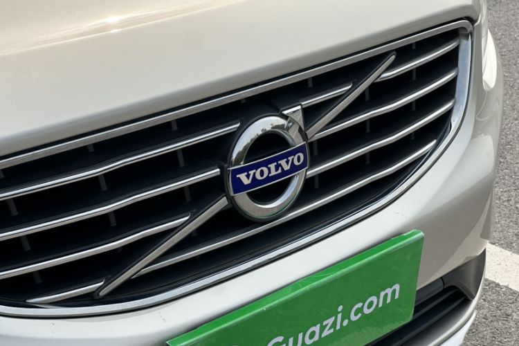 Used Volvo XC60 2017 T5 Smart Upgrade Edition Exterior 2