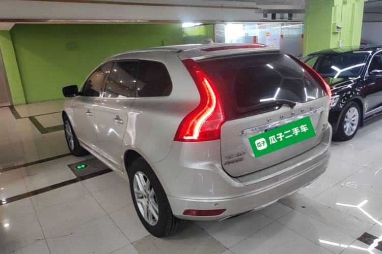 Used Volvo XC60 2017 T5 AWD Smart Upgrade Model Exterior 2
