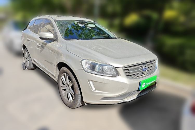 Used Volvo XC60 2017 T5 AWD Smart Range Edition Front Right 45 Deg