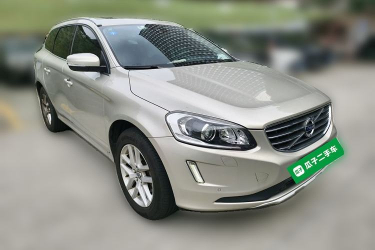 Used Volvo XC60 2017 T5 Smart Upgrade Edition Front Right 45 Deg