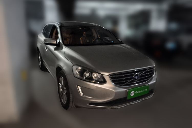 Used Volvo XC60 2017 T5 AWD Smart Upgrade Edition Front Right 45 Deg
