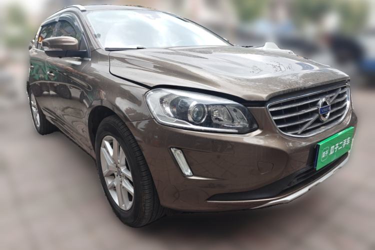 Used Volvo XC60 2017 T5 AWD Smart Upgrade Model Front Right 45 Deg