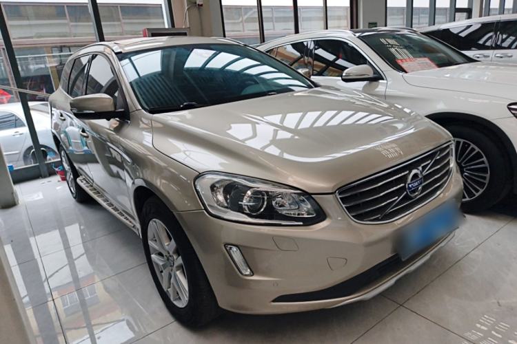 Used Volvo XC60 2017 T5 AWD Smart Upgrade Model Front Right 45 Deg
