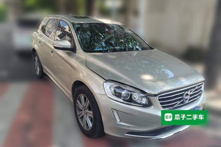 Used Volvo XC60 2017 T5 AWD Smart Upgrade Edition Front Right 45 Deg