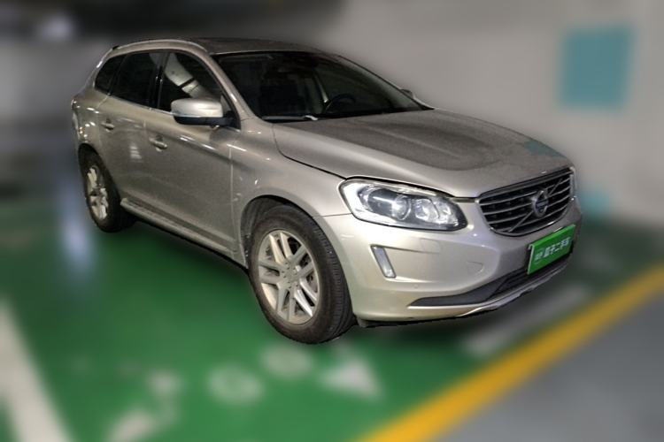 Used Volvo XC60 2017 T5 Smart Upgrade Edition Front Right 45 Deg