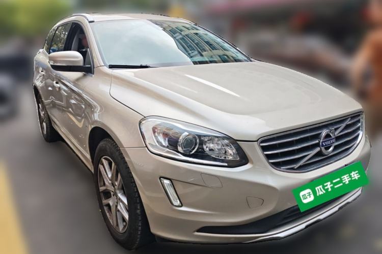 Used Volvo XC60 2017 T5 Smart Upgrade Edition Front Right 45 Deg