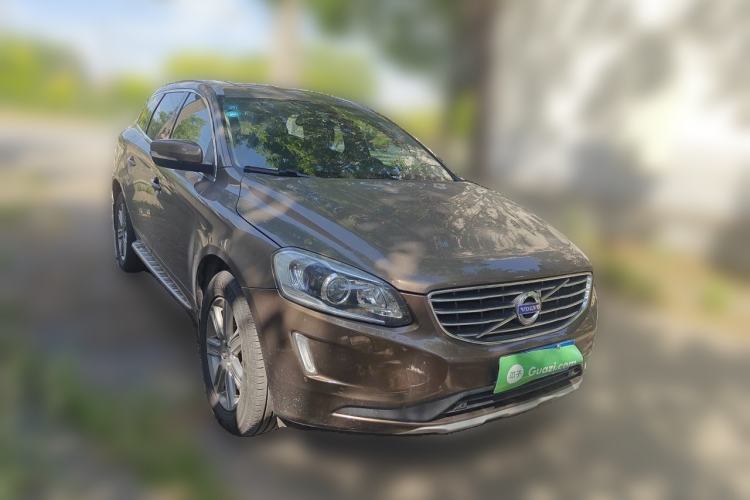 Used Volvo XC60 2017 T5 AWD Smart Upgrade Edition Front Right 45 Deg