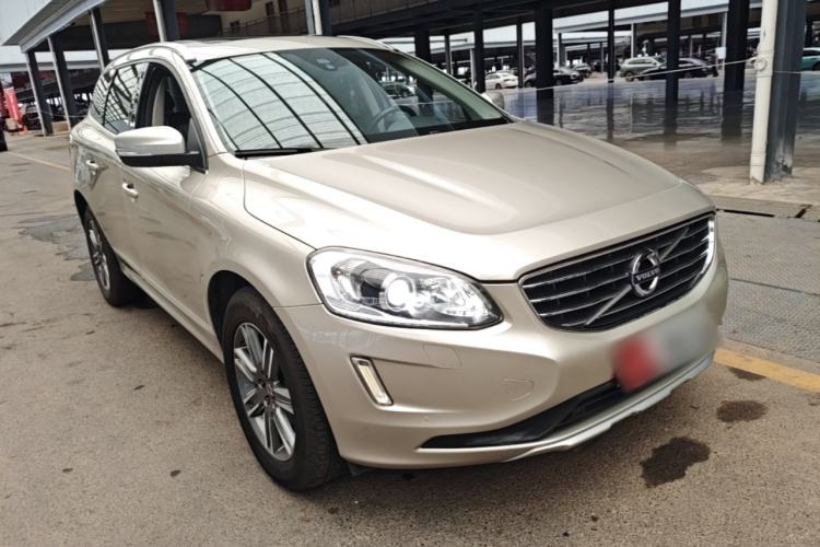 Used Volvo XC60 2017 T5 AWD Smart Upgrade Edition Front Right 45 Deg