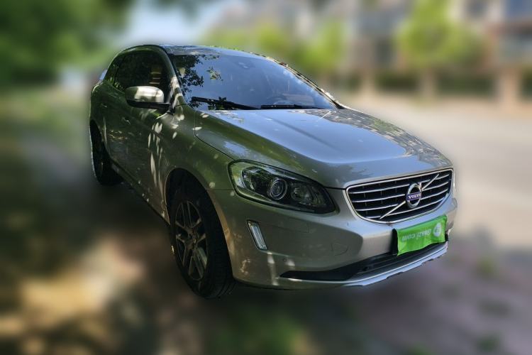 Used Volvo XC60 2017 T5 Smart Upgrade Edition Front Right 45 Deg