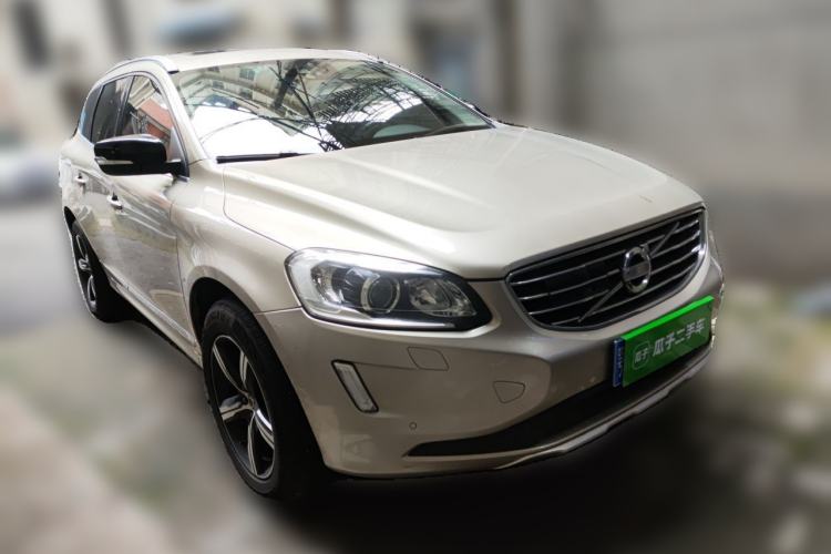 Used Volvo XC60 2017 T5 AWD Smart Range Edition Front Right 45 Deg