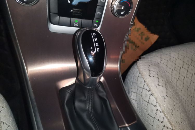 Used Volvo XC60 2017 T5 Smart Upgrade Edition Gear Lever