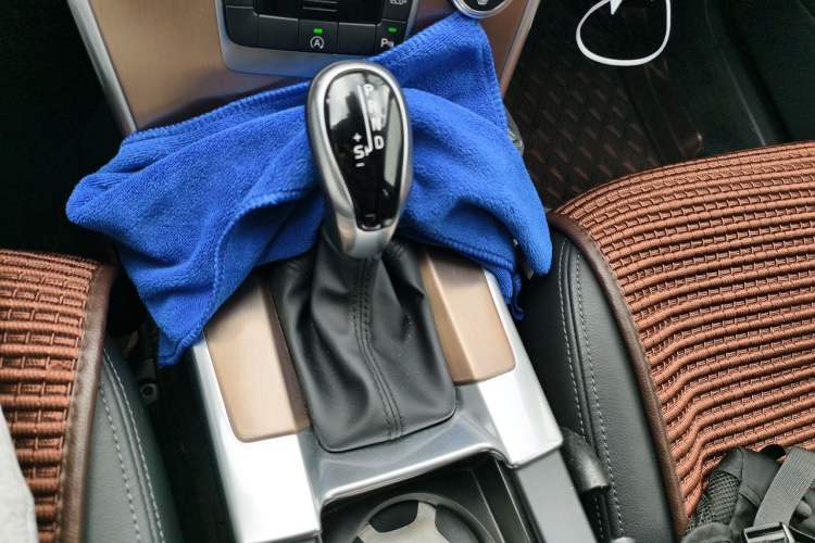 Used Volvo XC60 2017 T5 Smart Upgrade Edition Gear Lever