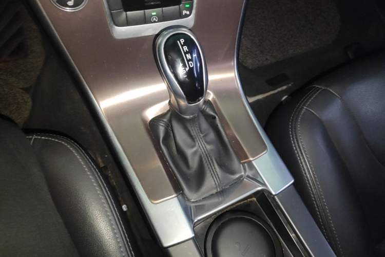 Used Volvo XC60 2017 T5 AWD Smart Upgrade Model Gear Lever