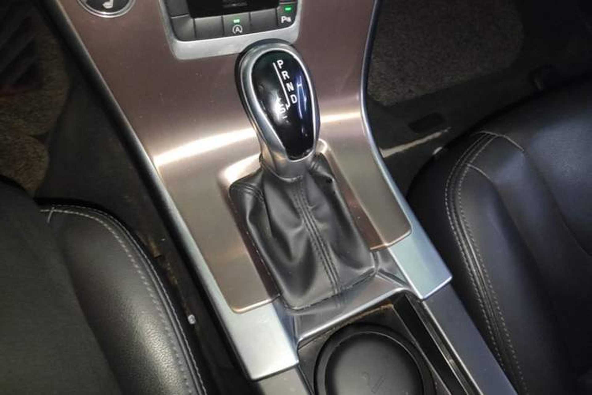 Used Volvo XC60 2017 T5 AWD Smart Upgrade Model Gear Lever