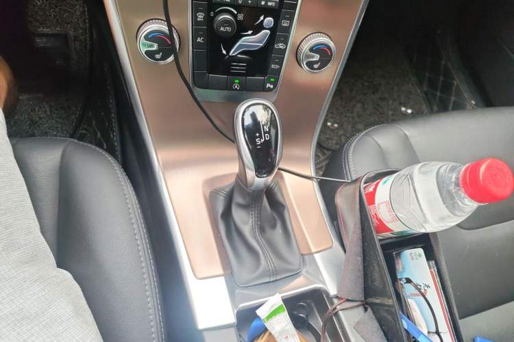 Used Volvo XC60 2017 T5 Smart Upgrade Edition Gear Lever