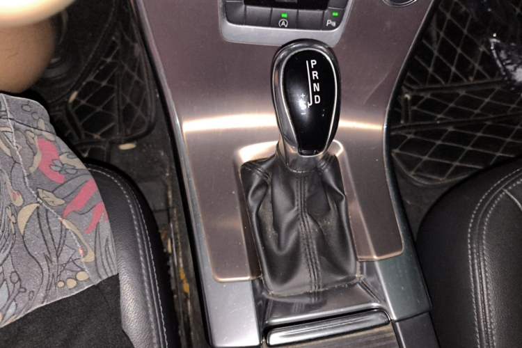 Used Volvo XC60 2017 T5 Smart Upgrade Edition Gear Lever