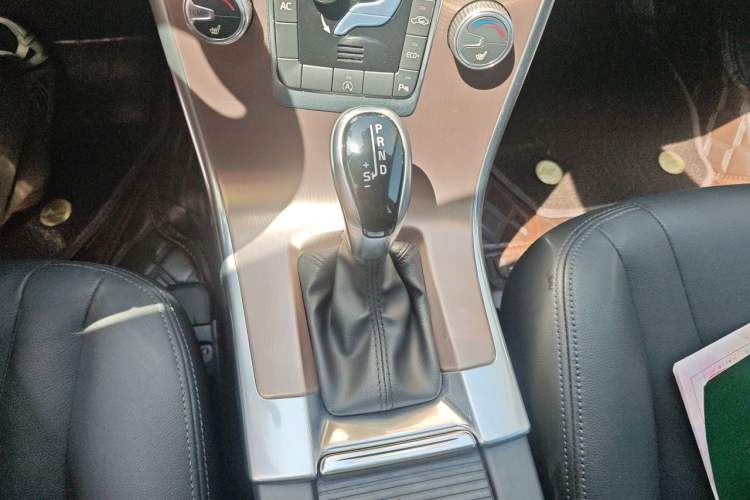 Used Volvo XC60 2017 T5 Smart Upgrade Edition Gear Lever