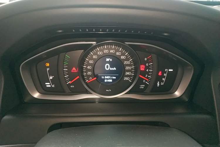 Used Volvo XC60 2017 T5 Smart Upgrade Edition Instrument Cluster