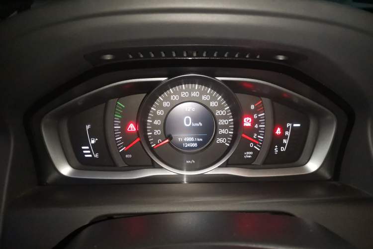 Used Volvo XC60 2017 T5 Smart Upgrade Edition Instrument Cluster