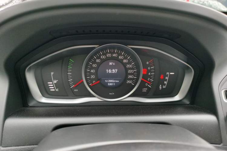 Used Volvo XC60 2017 T5 Smart Upgrade Edition Instrument Cluster