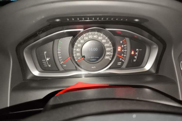 Used Volvo XC60 2017 T5 AWD Smart Upgrade Edition Instrument Cluster